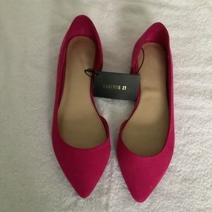 Brand New with tags! Forever 21 Fuchsia flats. Size 6